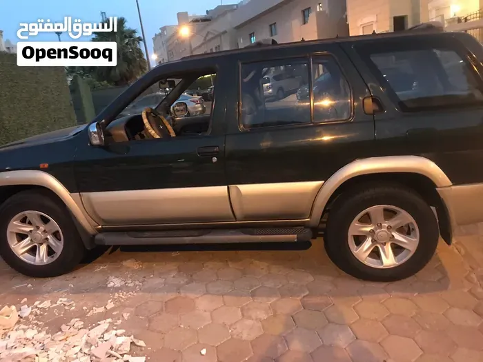 Nissan Pathfinder 2002 photo 3