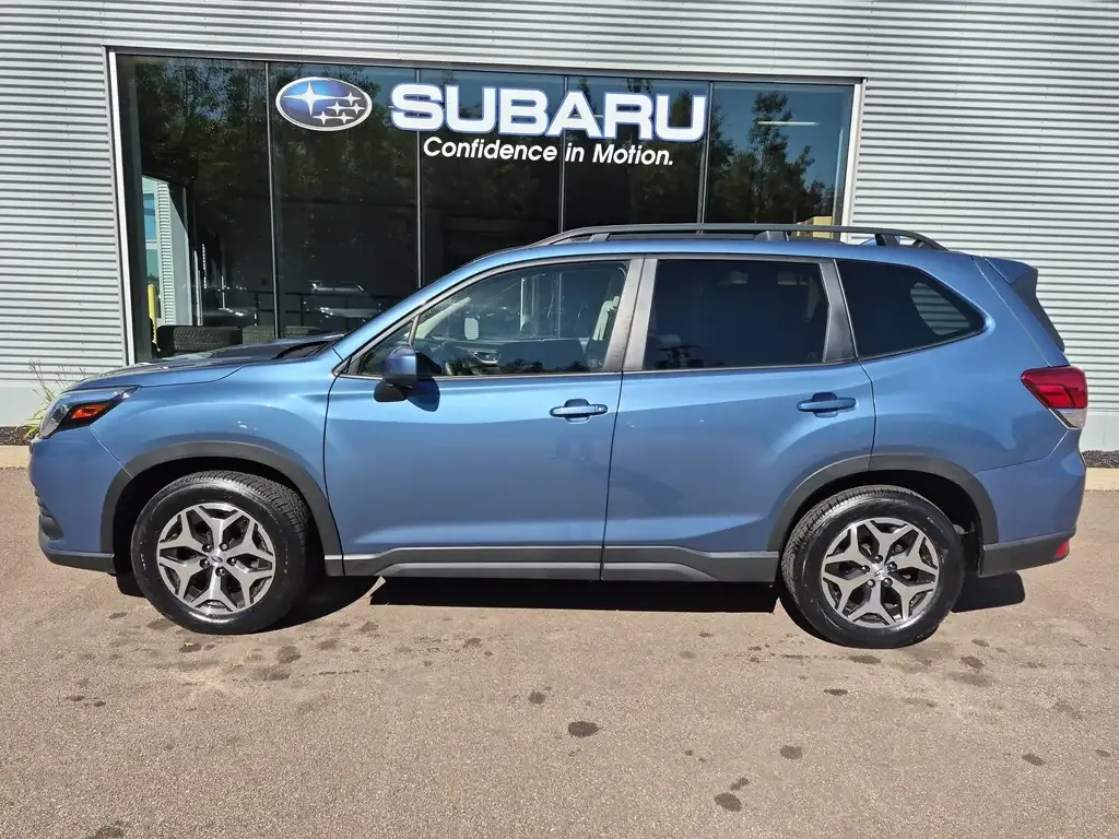 Subaru Forester 2023 photo 3