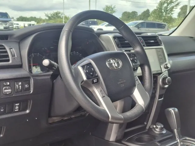 Toyota 4Runner 2021 photo 2