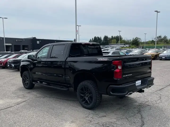 Chevrolet Silverado 1500 2026 photo 3