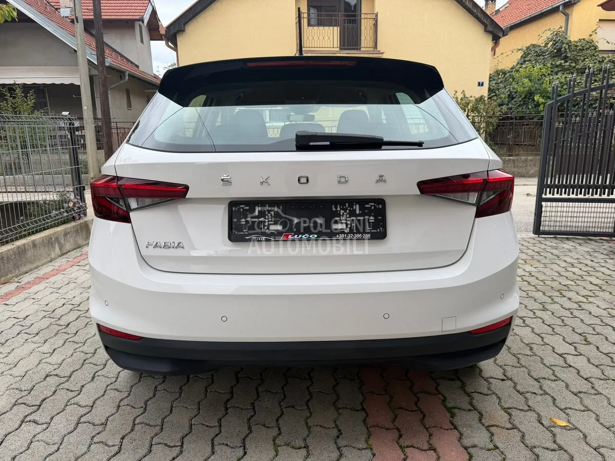 Skoda Fabia 2023 photo 4