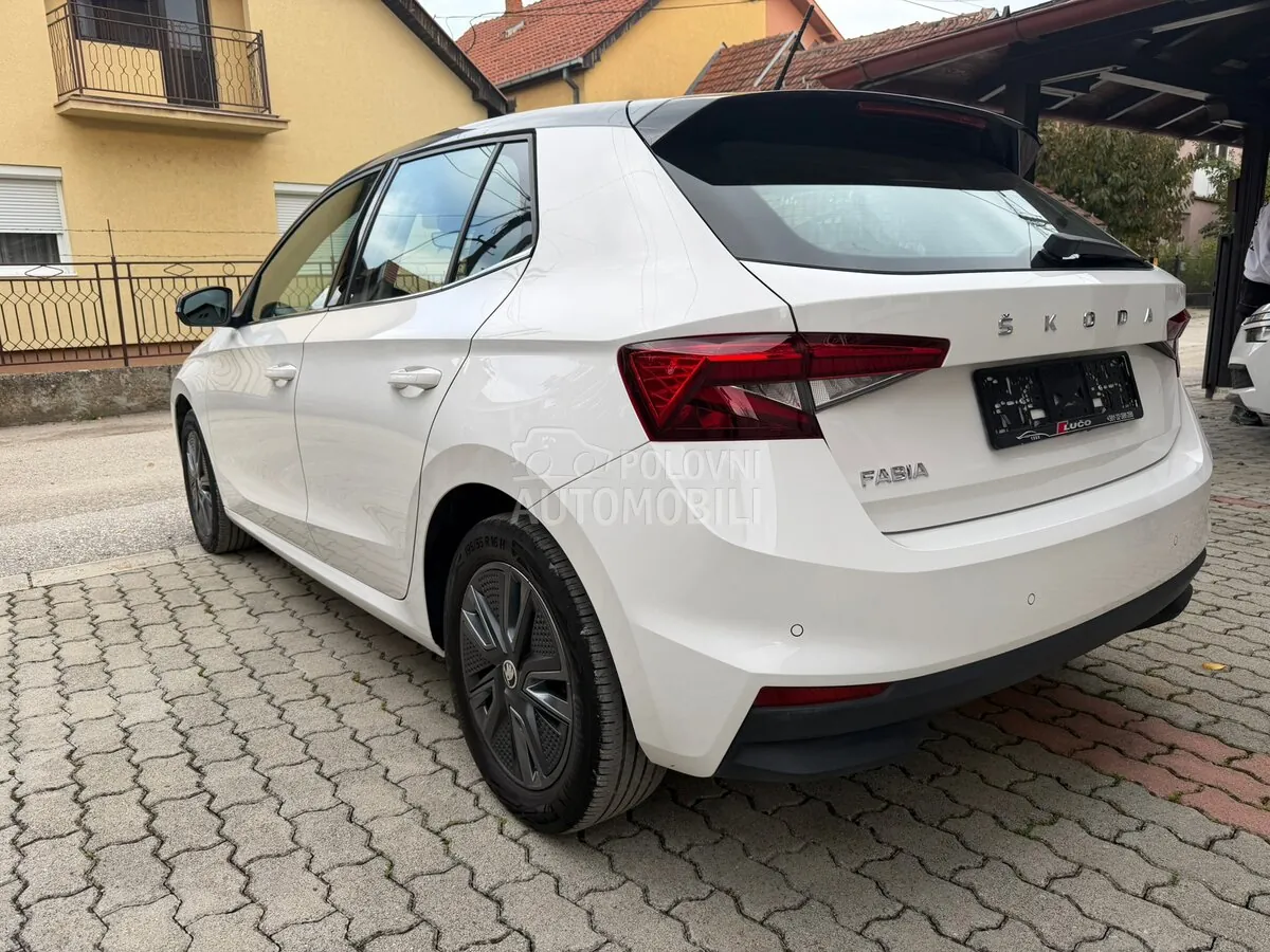 Skoda Fabia 2023 photo 5