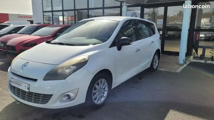 Renault Grand Scenic 2011 photo 3