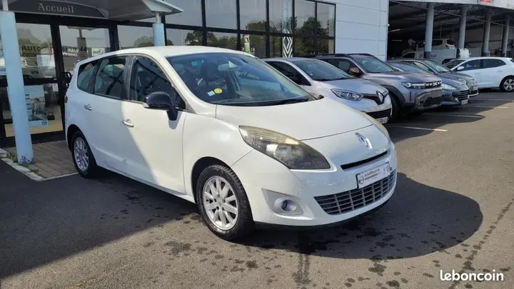 Renault Grand Scenic 2011 photo 2