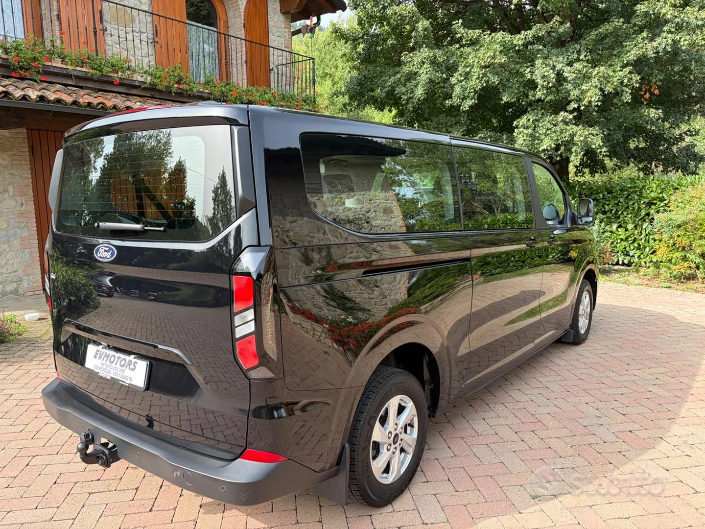 Ford Tourneo Custom 2025 photo 4