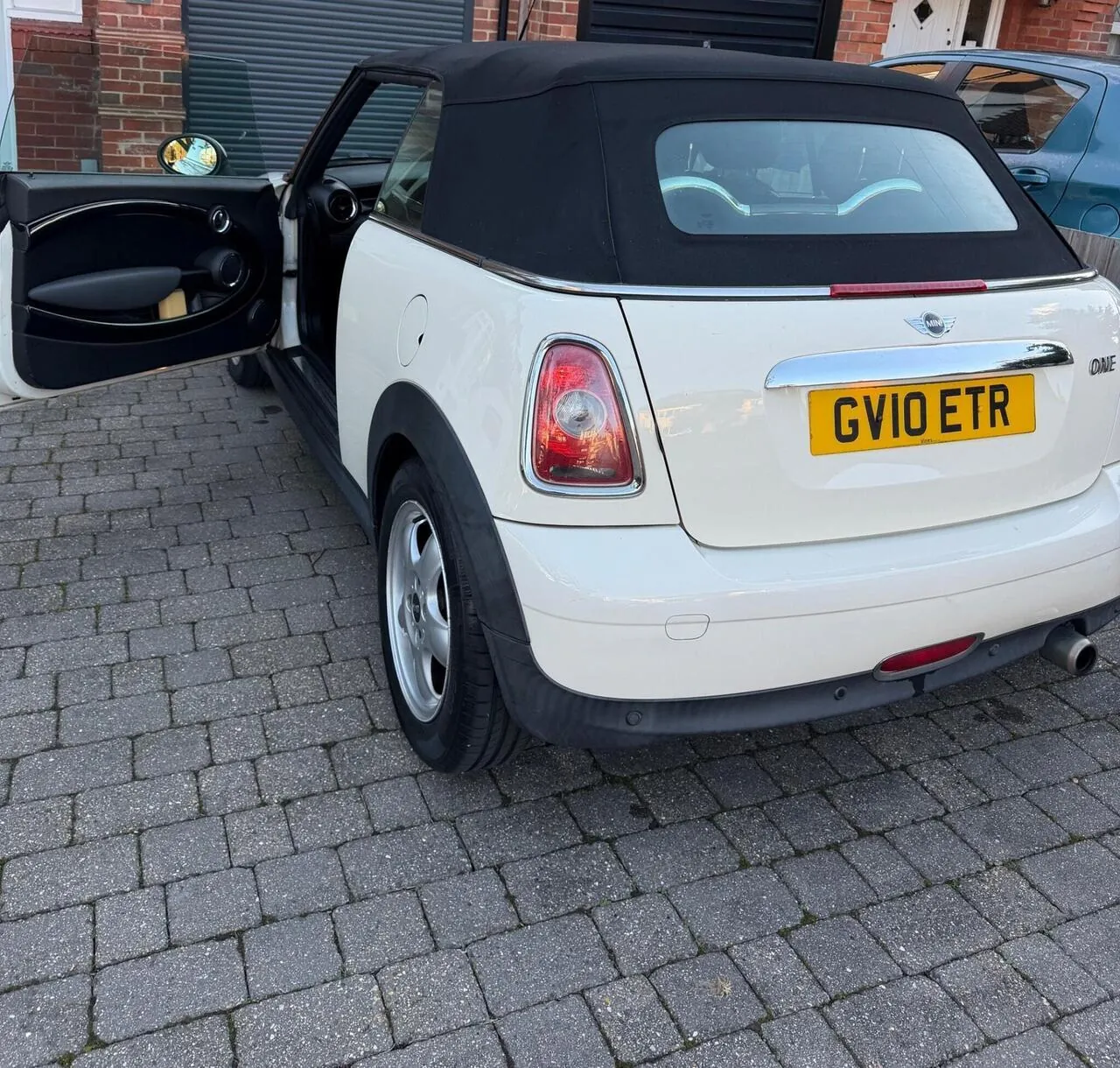 Mini Convertible 2010 photo 4