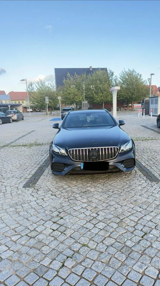 Mercedes-Benz E 220 D