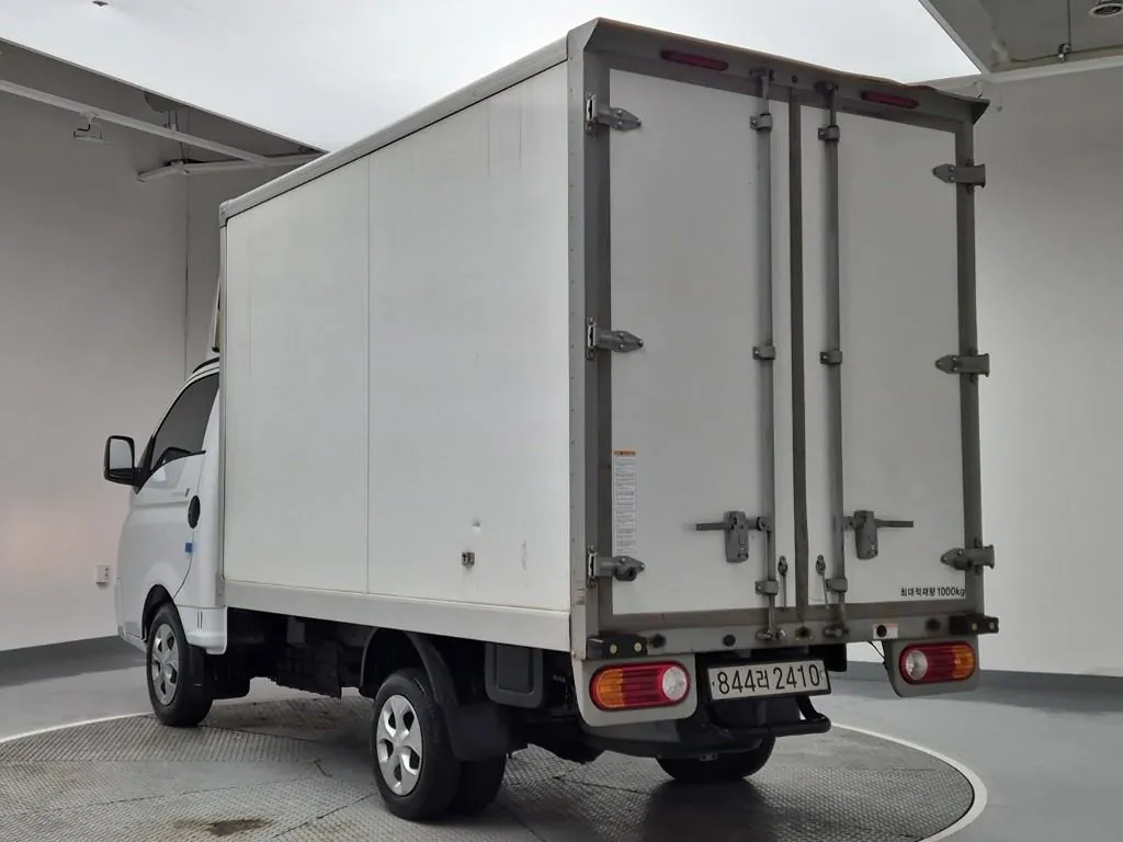 Hyundai Porter 2024 photo 2