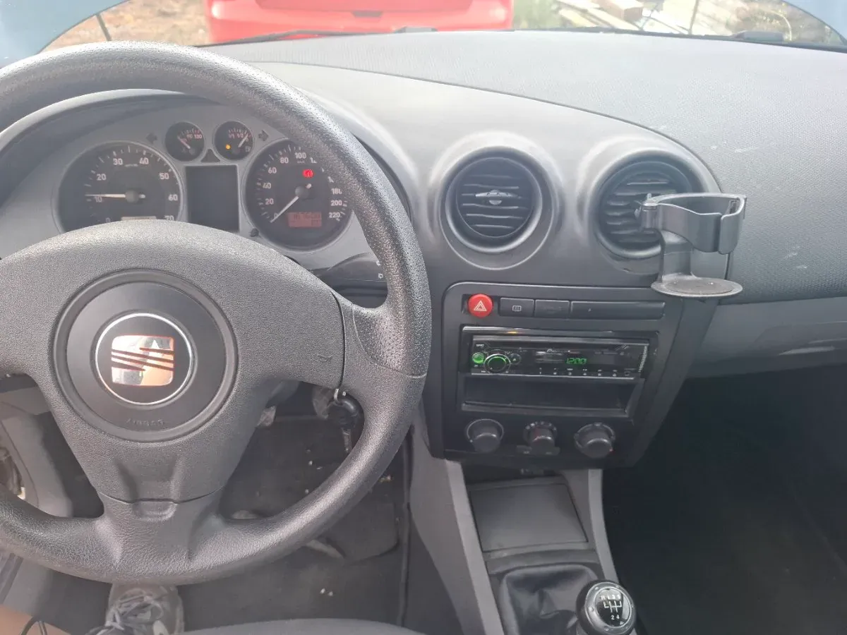 Seat Ibiza 2007 photo 2