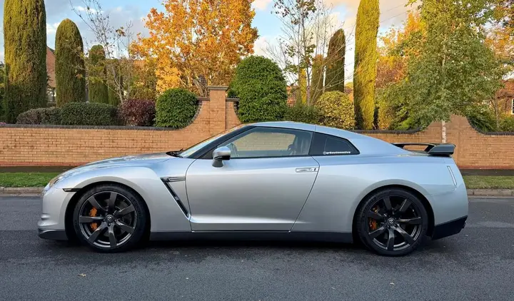 Nissan Gt-R 2010 photo 5