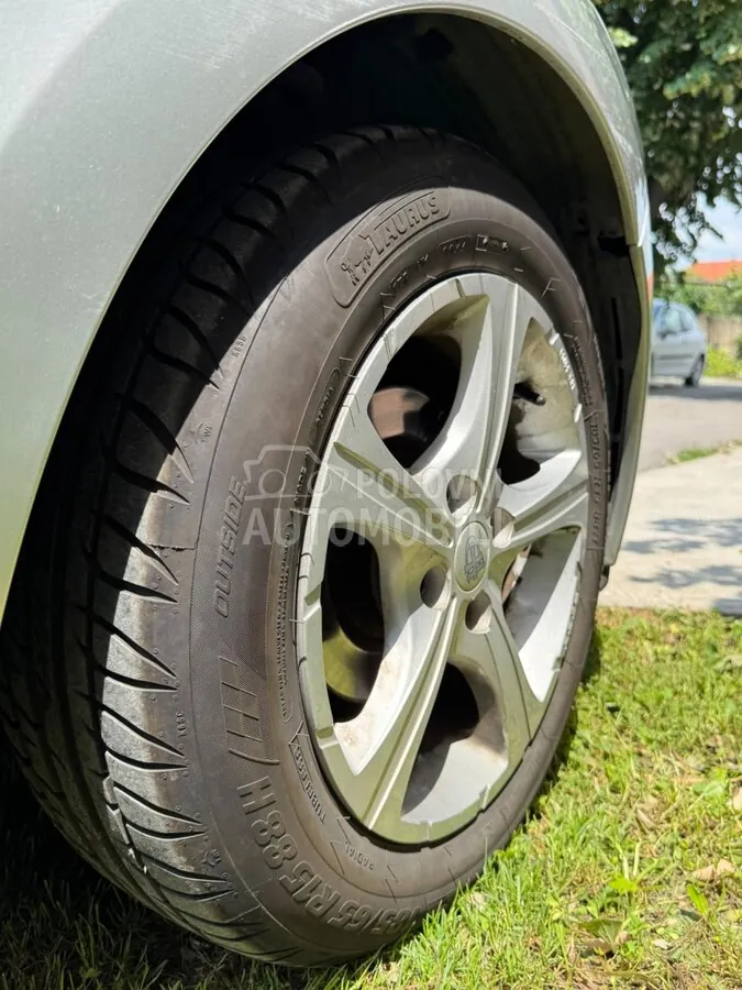 Renault Clio 2013 photo 5