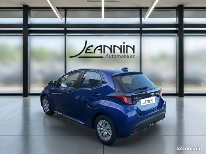 Toyota Yaris 2023 photo 3