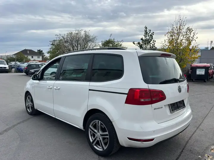 Volkswagen Sharan 2010 photo 3