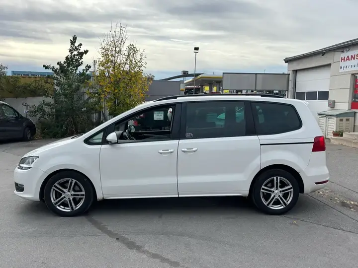 Volkswagen Sharan 2010 photo 2