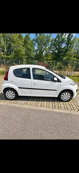Peugeot 107 2013 photo 4