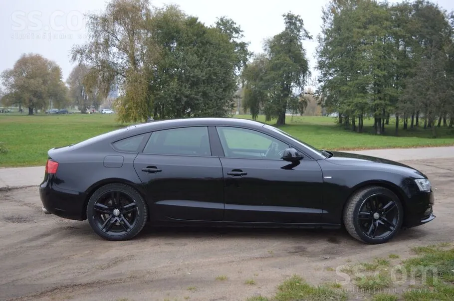 Audi A5 2011 photo 2