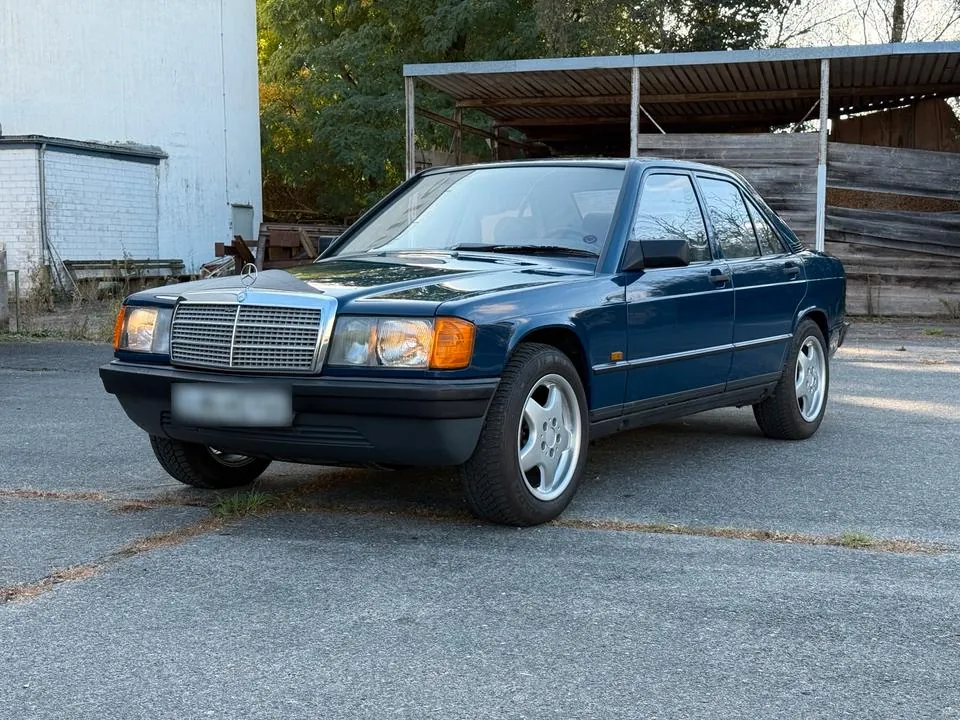 Mercedes-Benz 190E