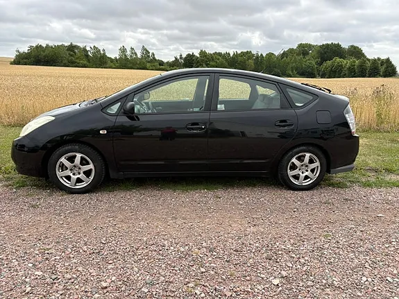 Toyota Prius 2004 photo 2
