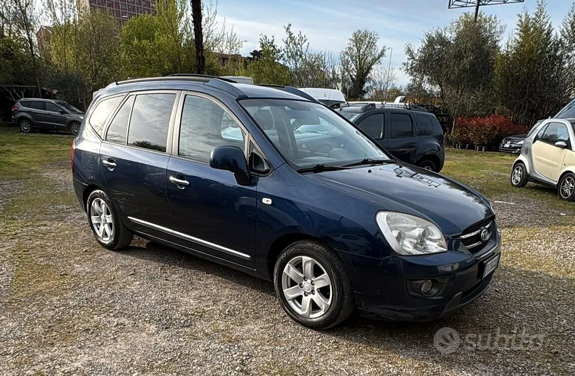 Kia Carens 2008 photo 3