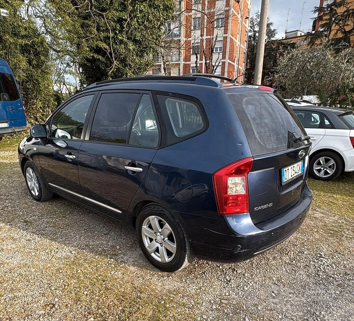 Kia Carens 2008 photo 4