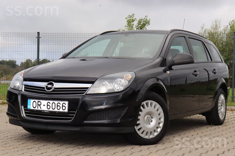 Opel Astra 2010 photo 5