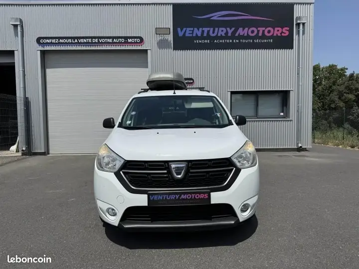 Dacia Lodgy 2017 photo 2