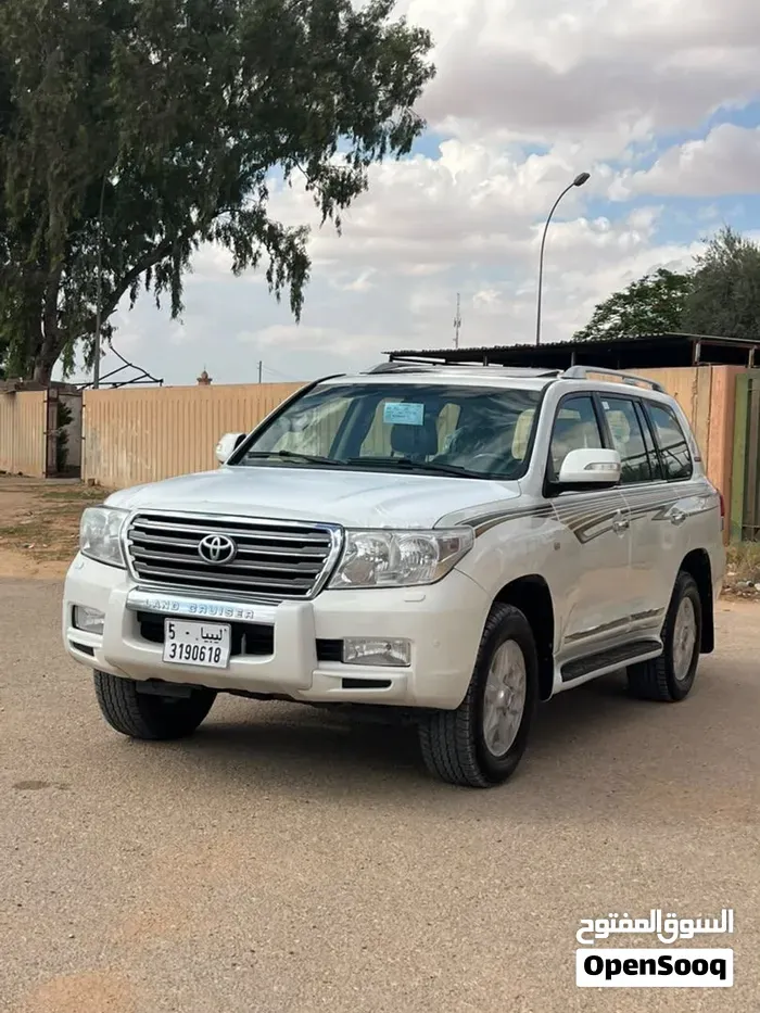 Toyota Land Cruiser 2010 photo 4