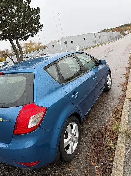 Kia Ceed 2010 photo 3