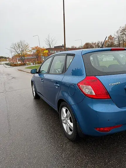 Kia Ceed 2010 photo 2