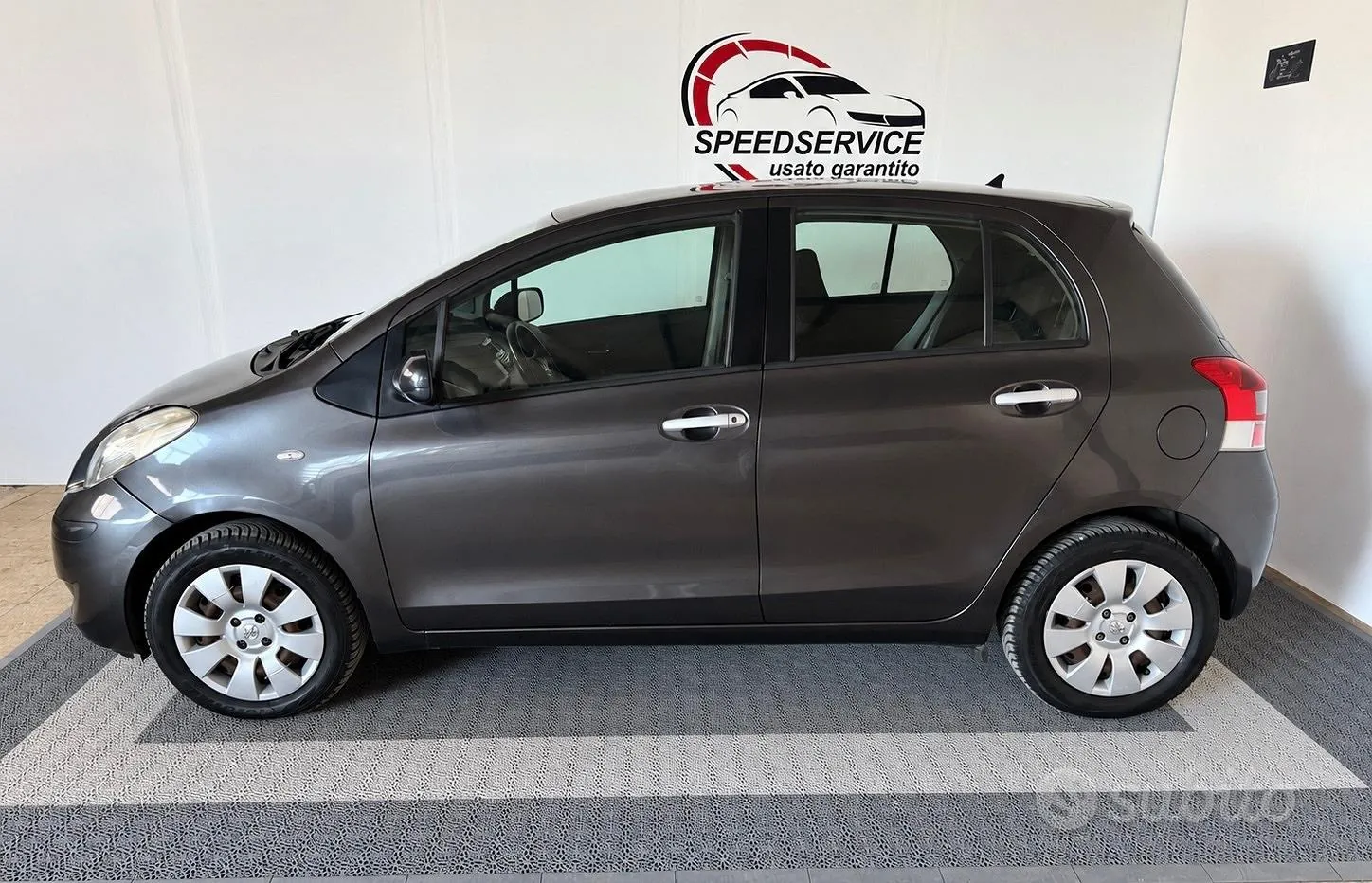 Toyota Yaris 2011 photo 3