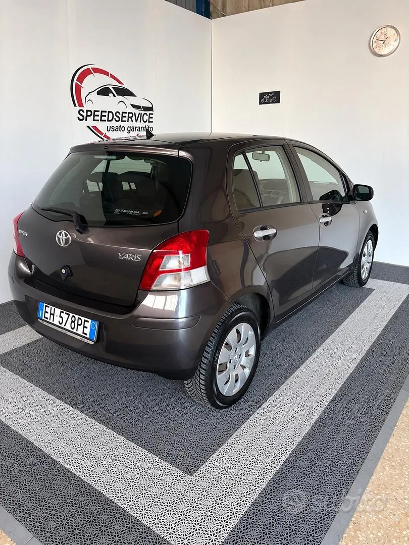 Toyota Yaris 2011 photo 5