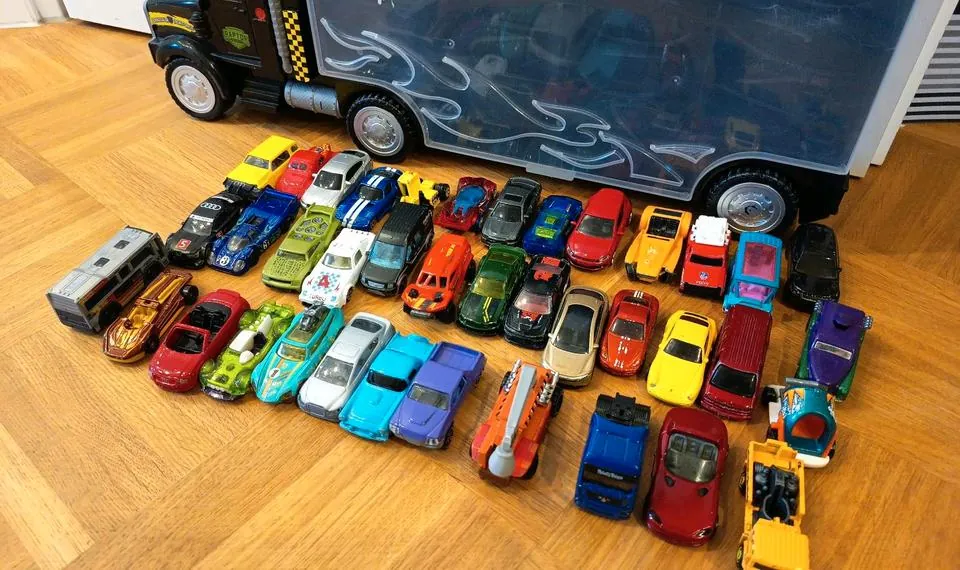 Hot Wheels Match Box