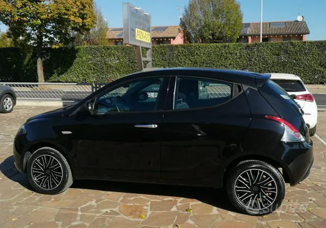 Lancia Ypsilon 2022 photo 4