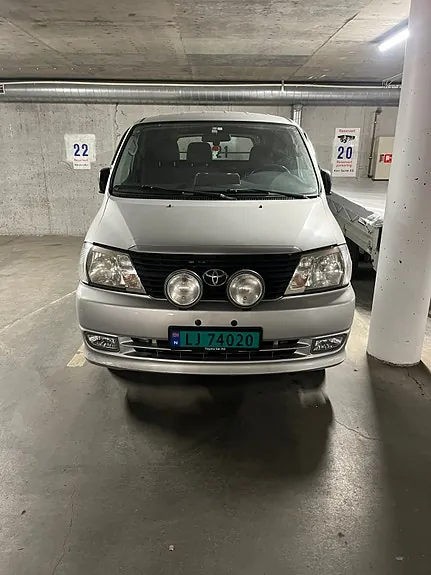 Toyota Hiace 2007 photo 2