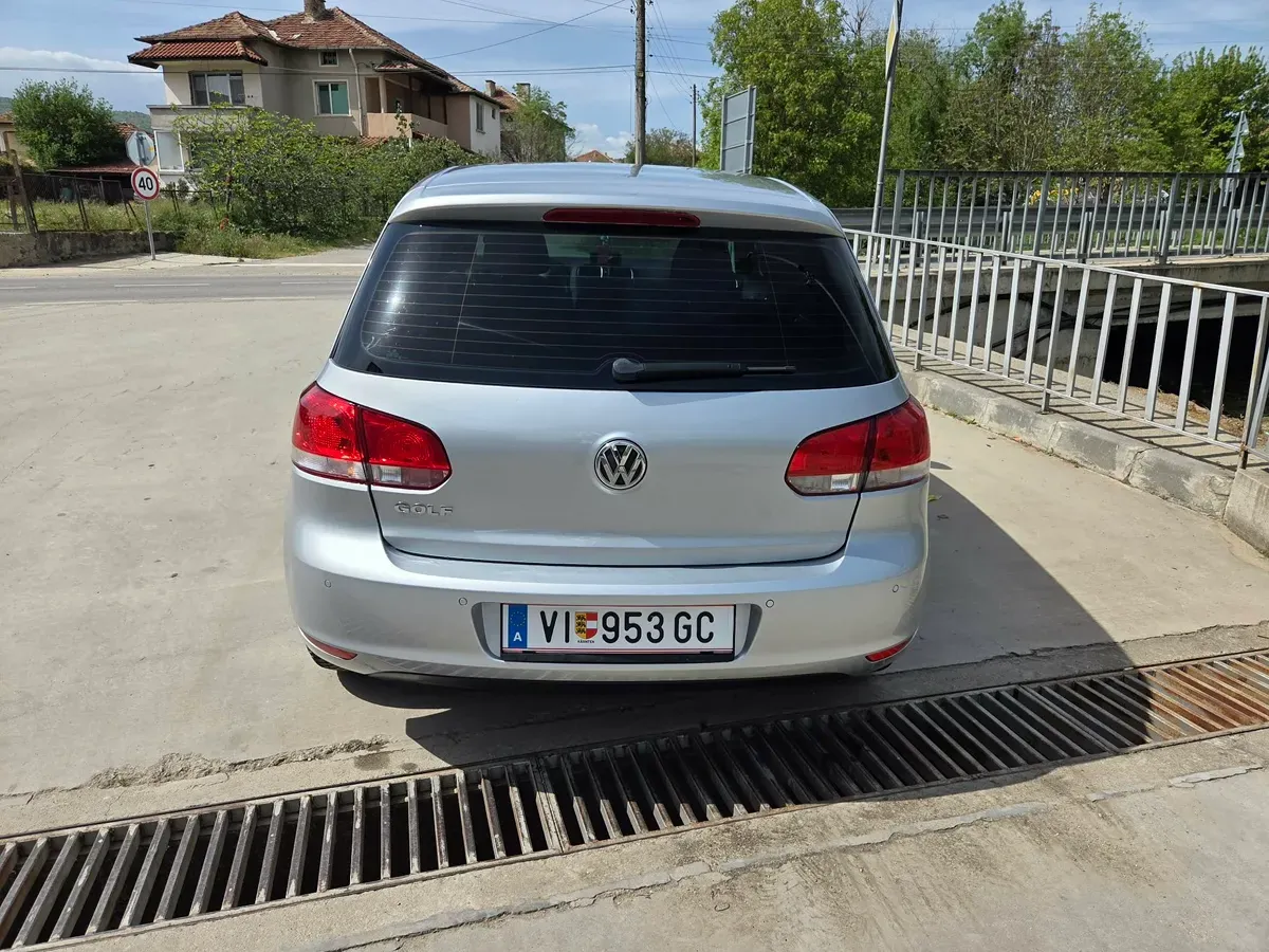 Volkswagen Golf 2010 photo 3