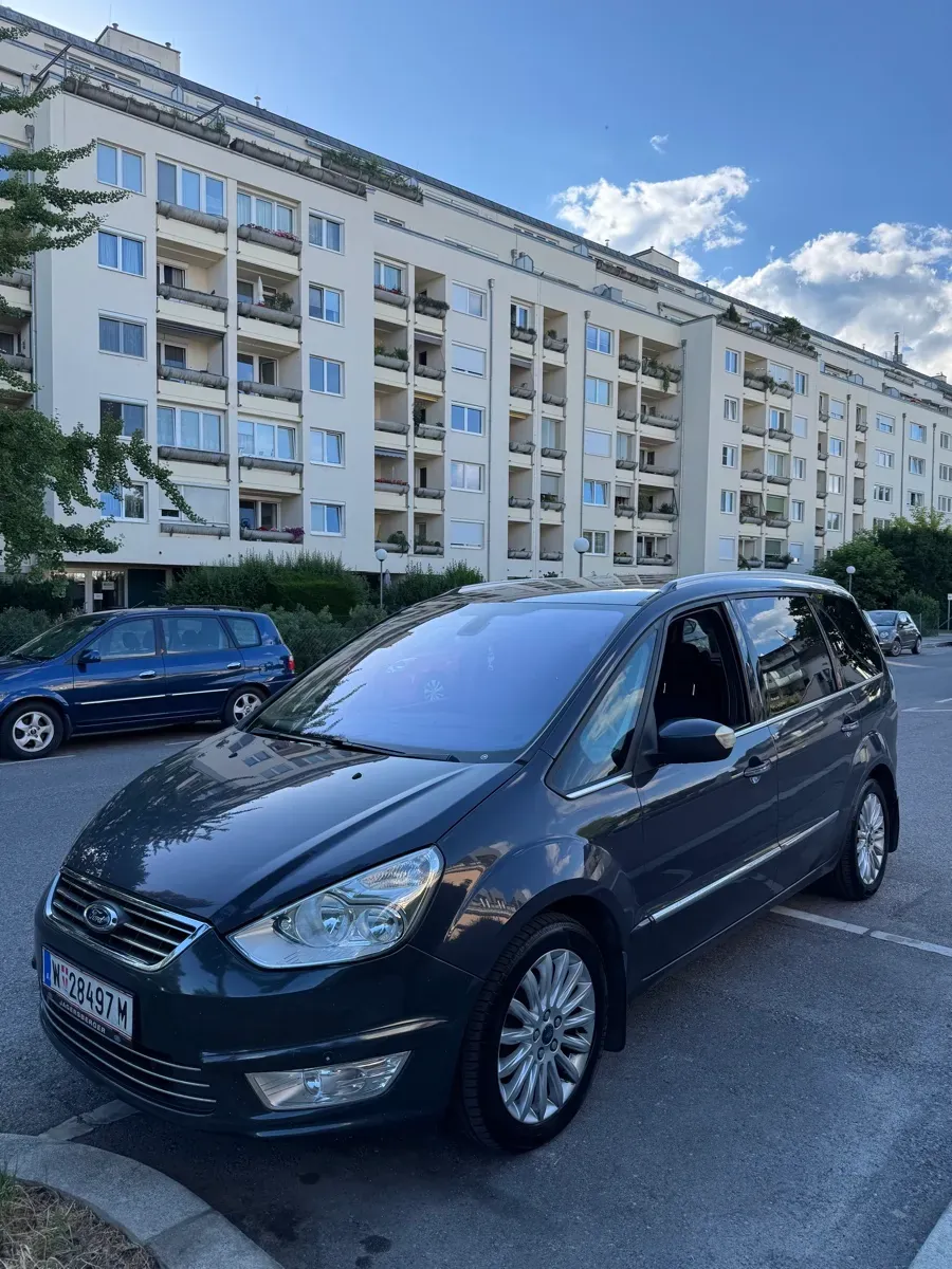 Ford Galaxy 2012 photo 2
