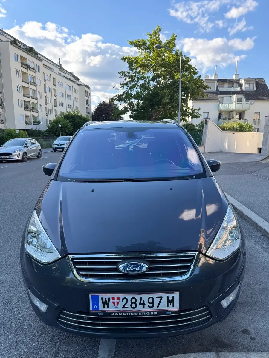 Ford Galaxy 2012 photo 3