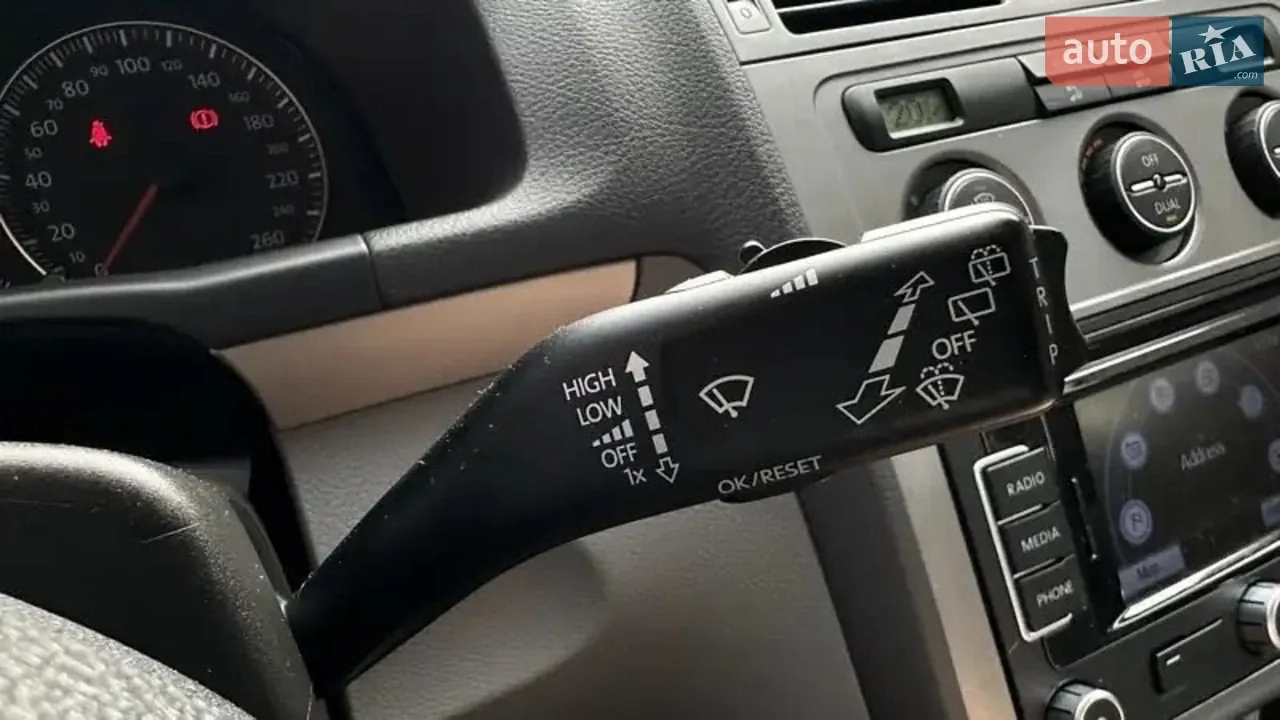 Volkswagen Touran 2009 photo 3