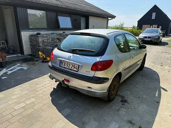 Peugeot 206 2004 photo 3