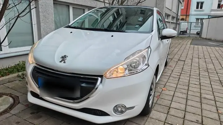 Peugeot 208