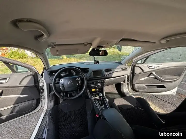 Citroen C5 2010 photo 3