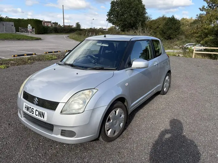 Suzuki Swift 2006 photo 3