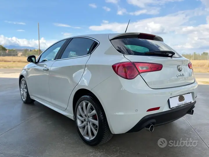 Alfa Romeo Giulietta 2014 photo 5