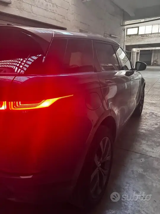 Land Rover Evoque 2022 photo 4