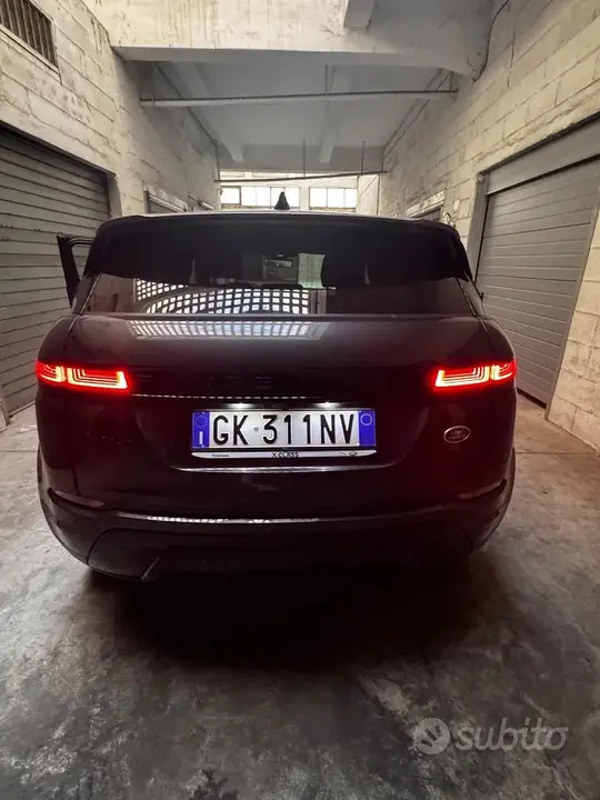 Land Rover Evoque 2022 photo 2