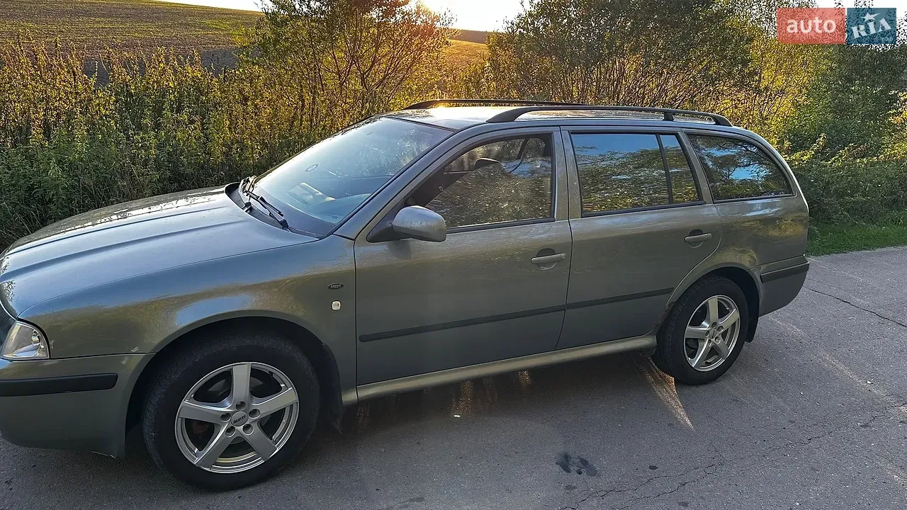 Skoda Octavia 2003 photo 2