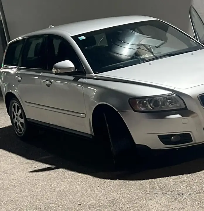 Volvo V50 2009 photo 2