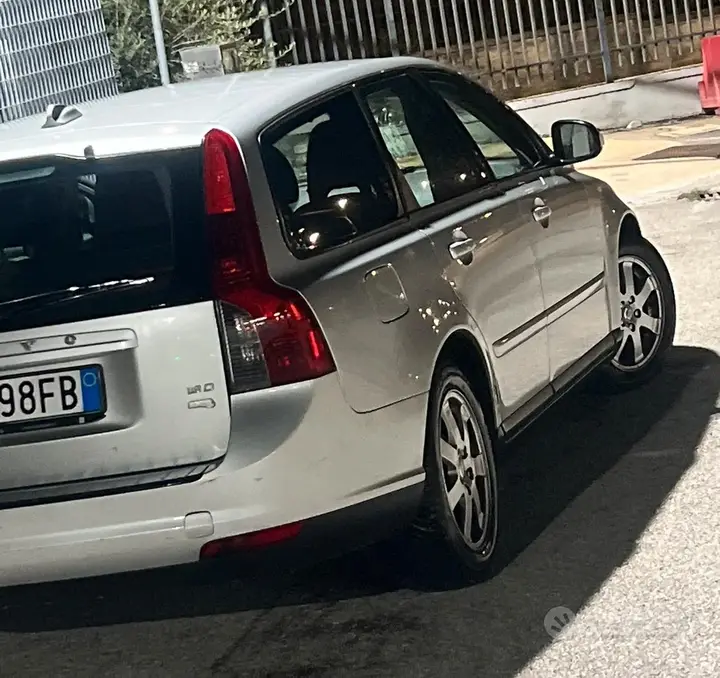 Volvo V50 2009 photo 4