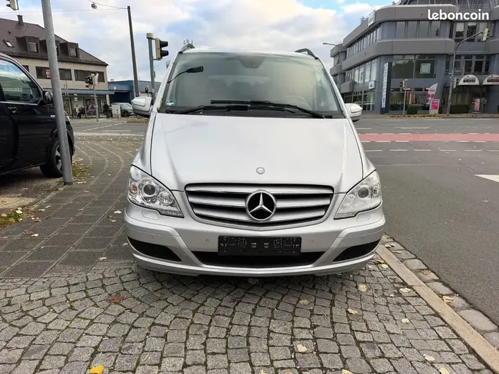 Mercedes-Benz Viano 2013 photo 2