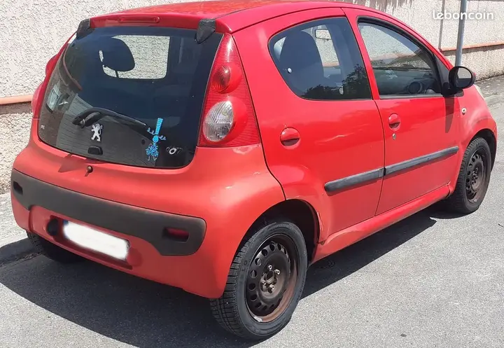 Peugeot 107 2005 photo 2